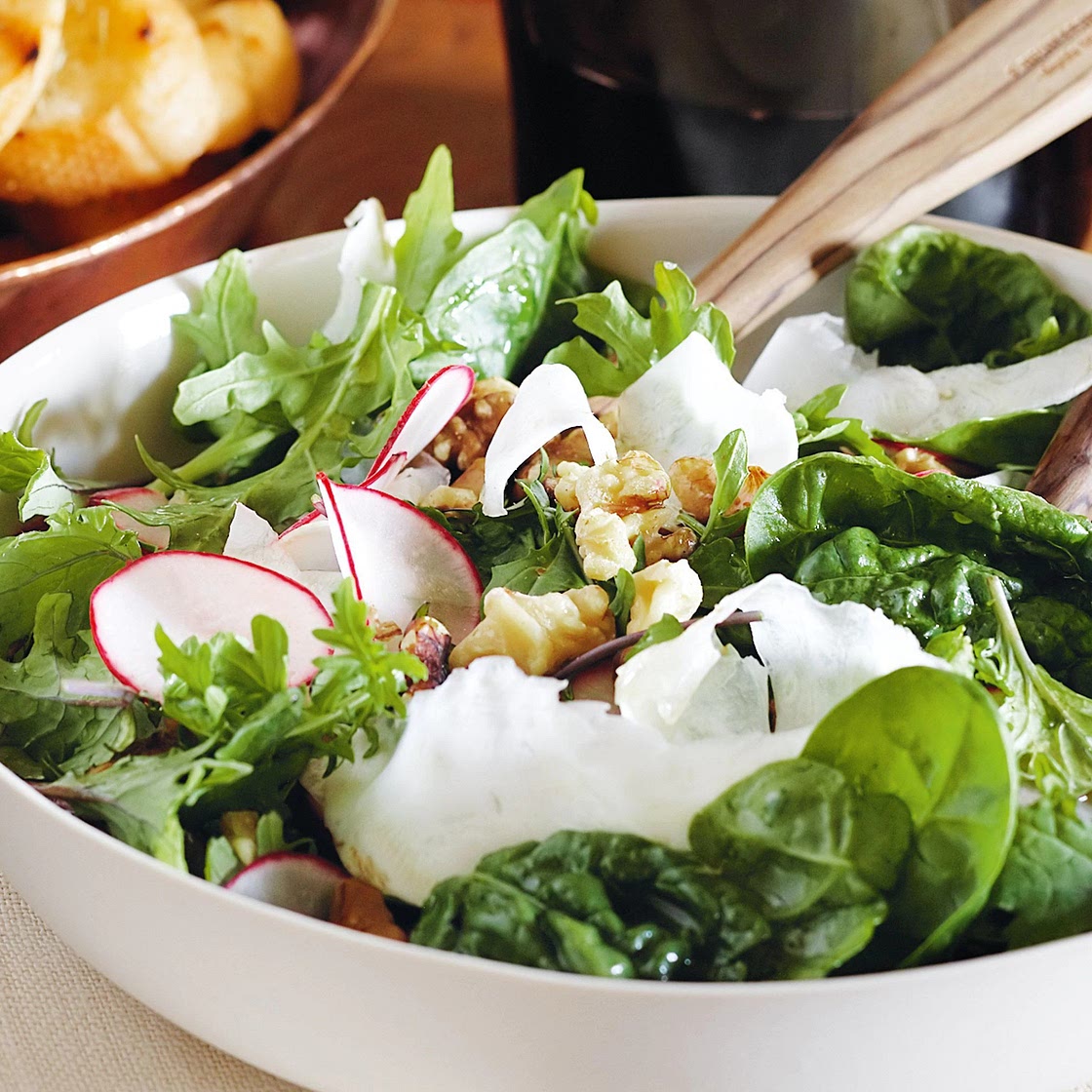 Spinach & celeriac salad with walnuts