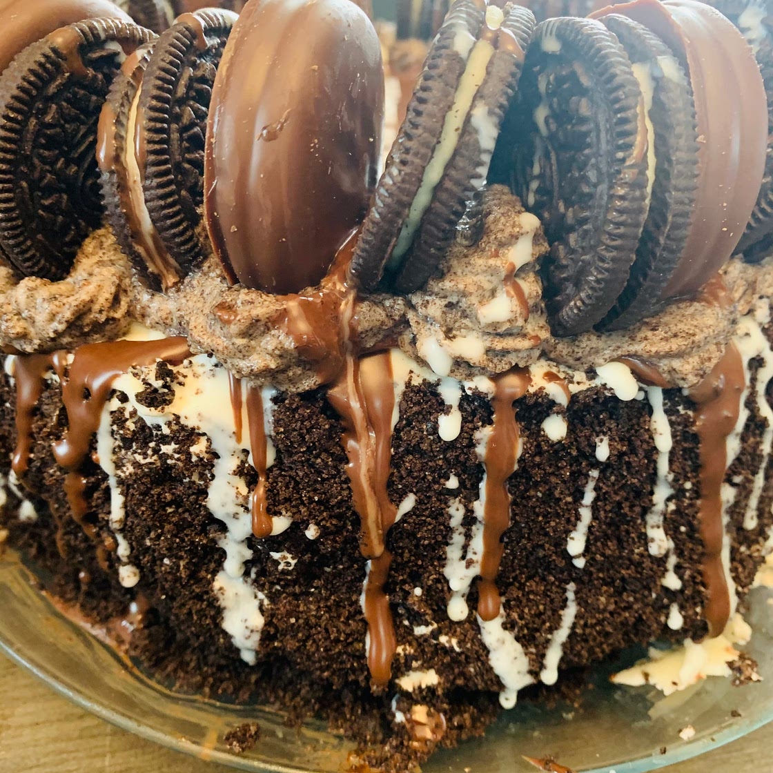 Auntie’s Cookies And Cream Cake 