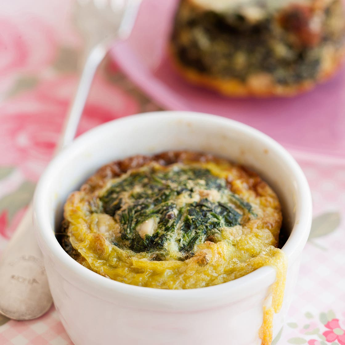 Frittatine con spinaci, uvetta e pinoli