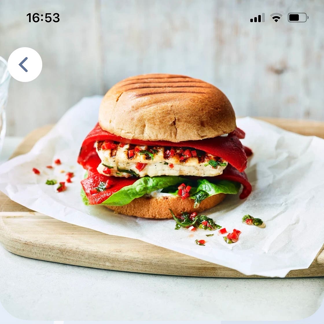 C1-reduced- Hallumi burger with chili and mint