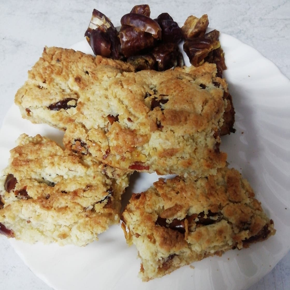 Foodserv Date & Coconut squares