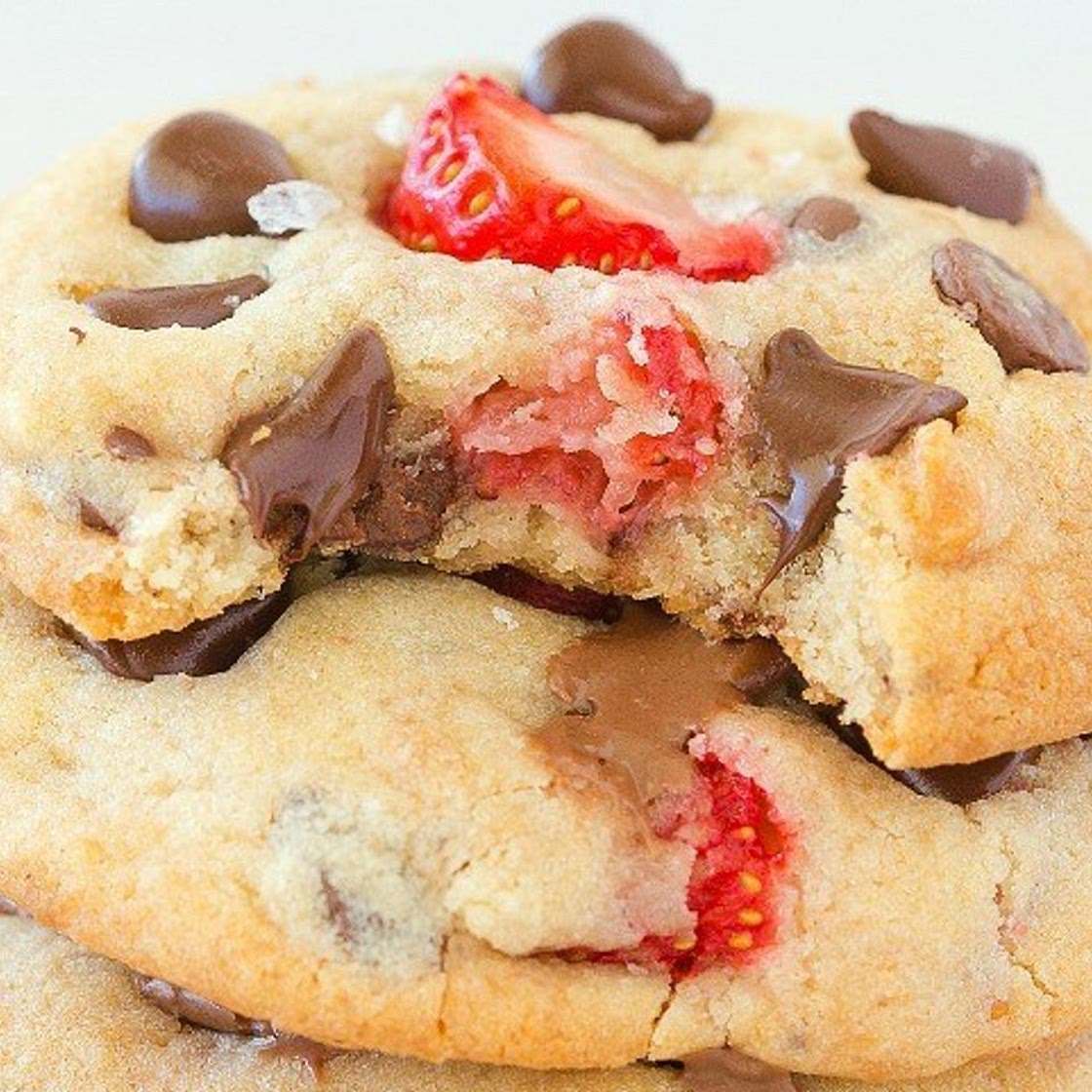 Biscuits aux fraises et chocolat noir