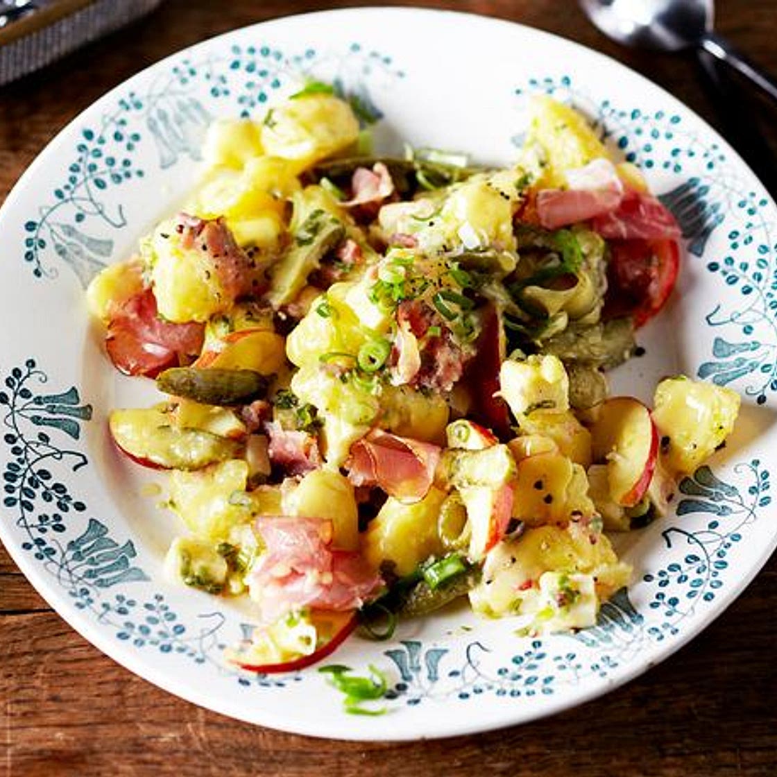 Schinken-Kartoffelsalat mit Bergkäse