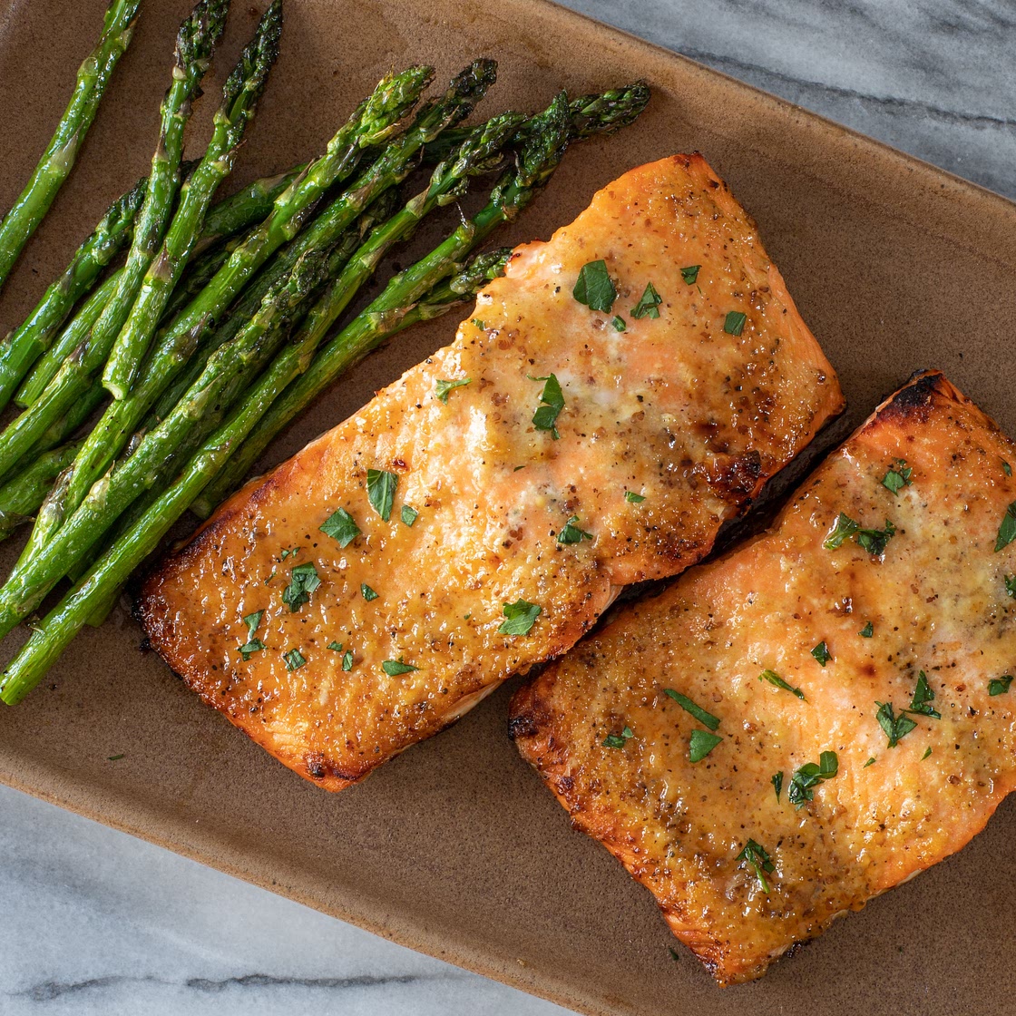 Honey and Garlic Salmon is Cooked to Perfection in the Air Fryer