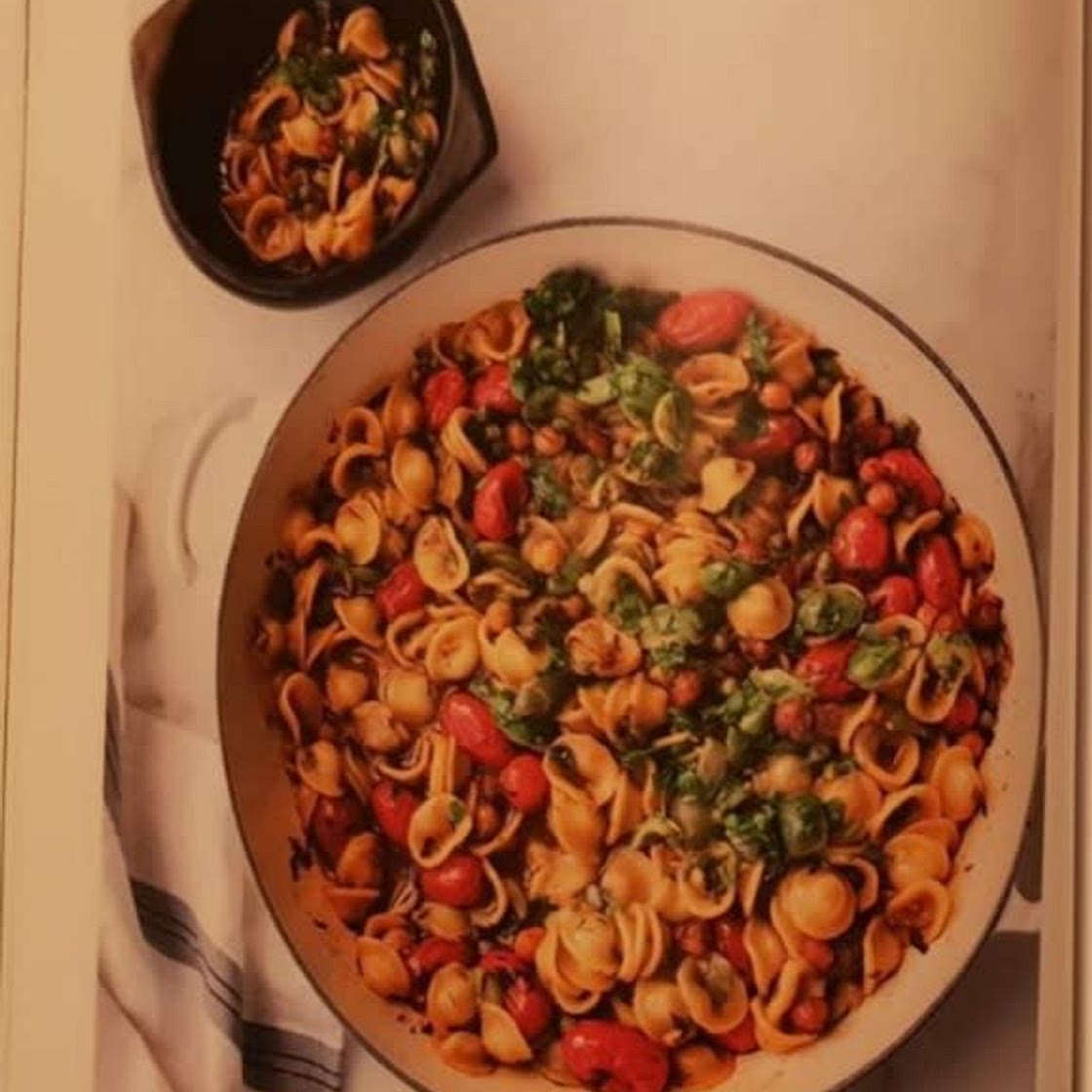 EENPANS-ORECCHIETTE PUTTANESCA