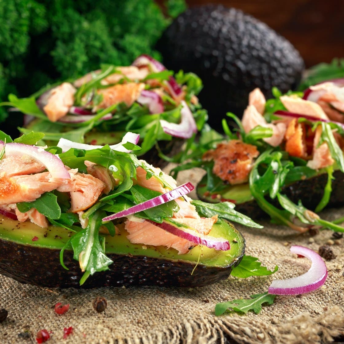 Aguacate relleno de atún