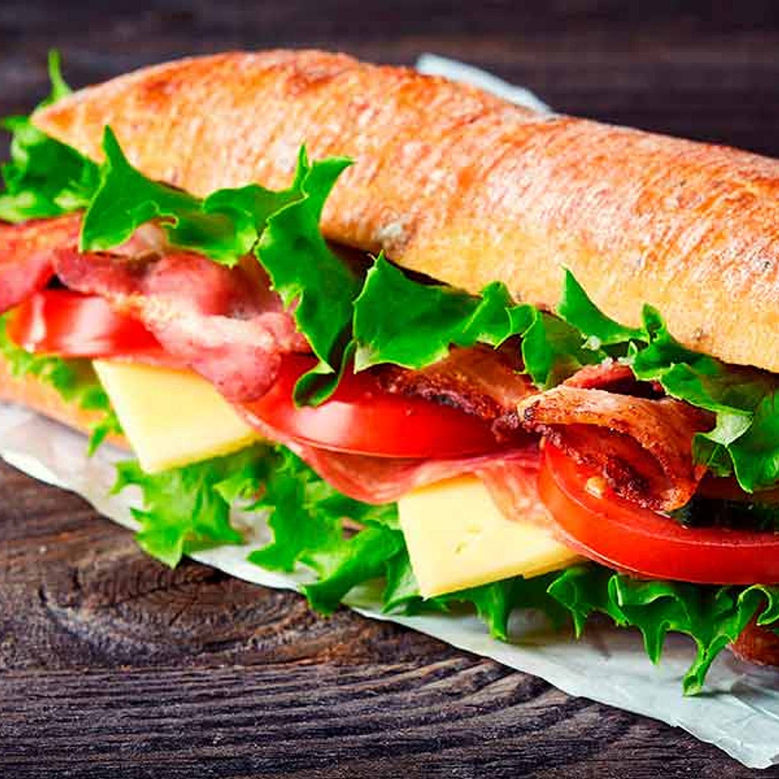 Chapata de jamón con queso