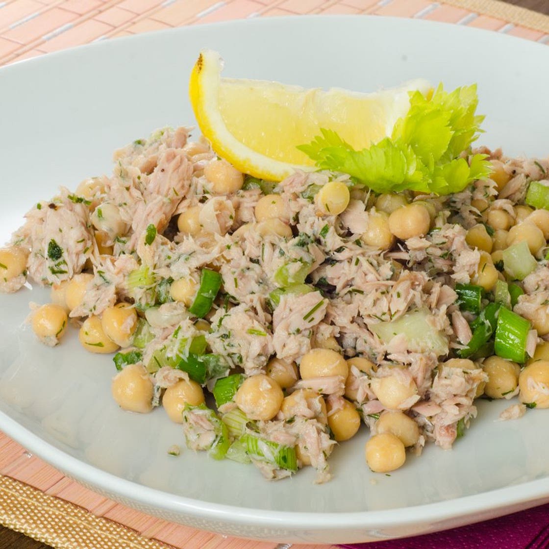 Chickpea and Tuna Salad - The Healthy Mummy