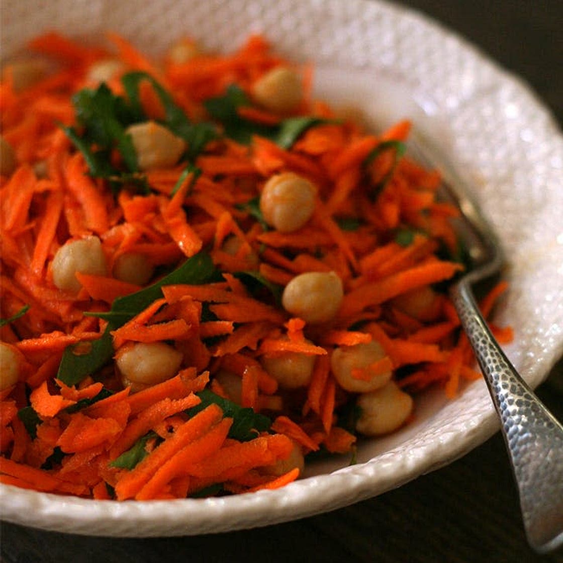 Spicy Carrot Salad with Chickpeas and Parsley