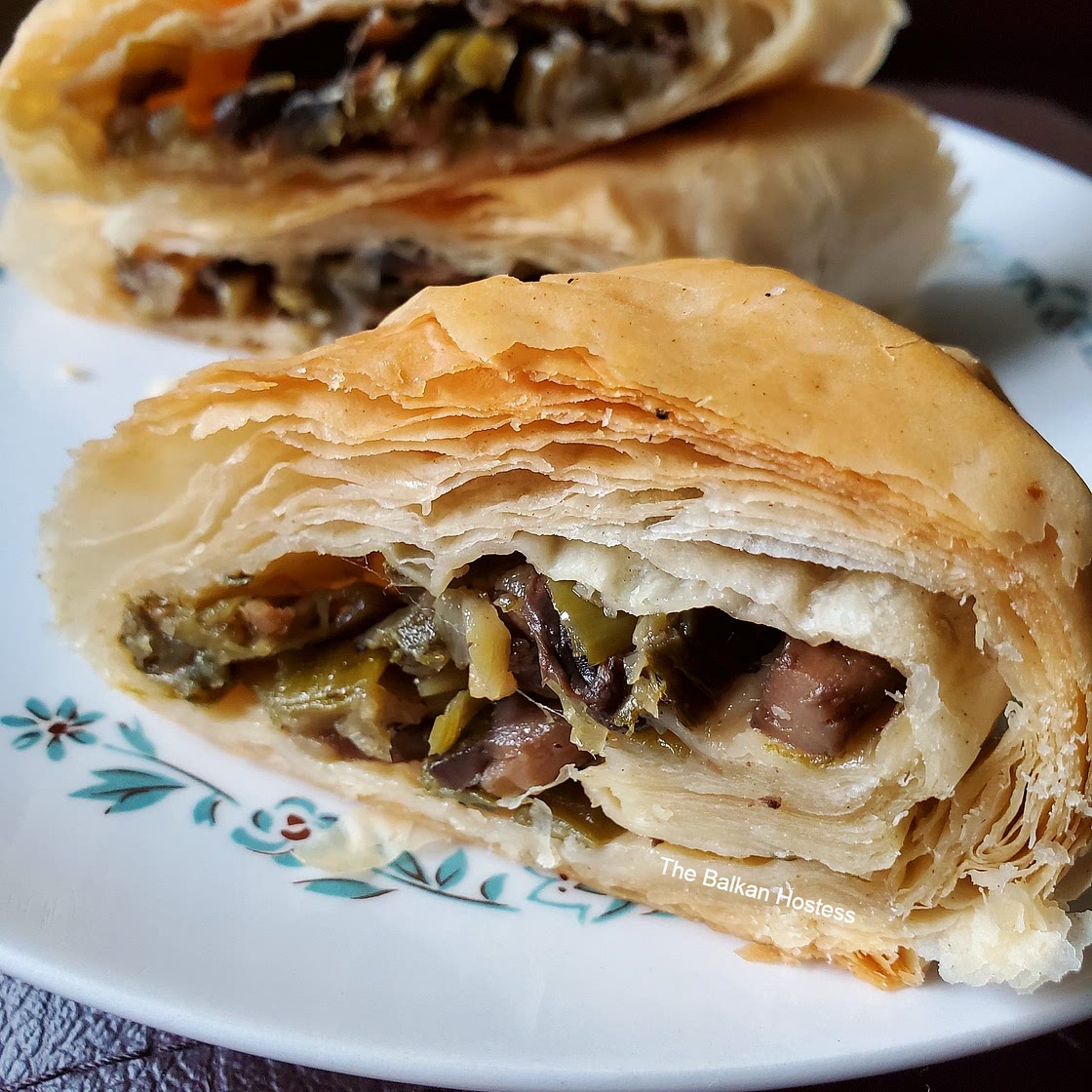 Pita sa Pecurkama i Prazilukom/Mushroom & Leek Phyllo Rolls