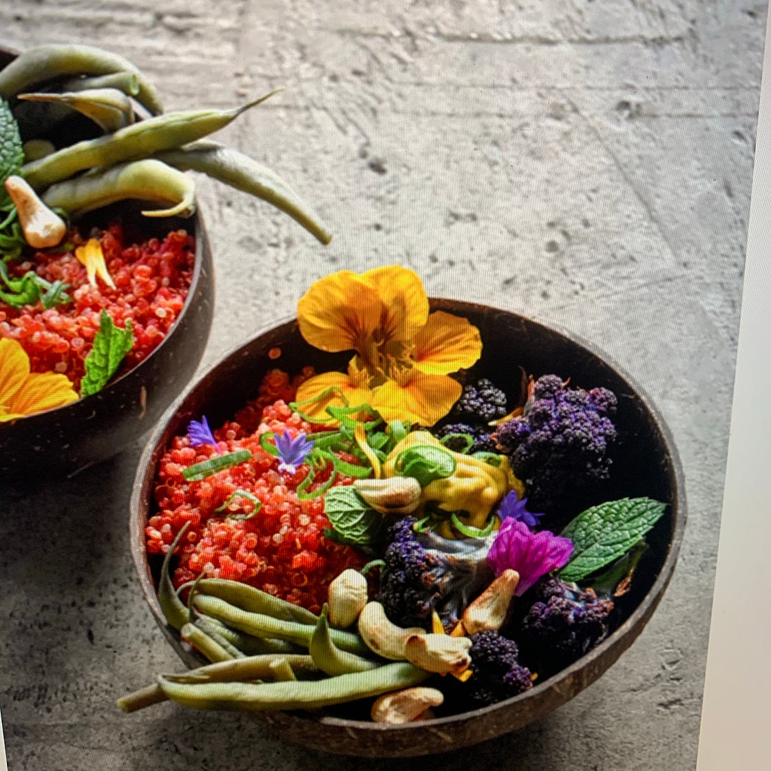 Red quinoa with smoky sweet pepper sauce 