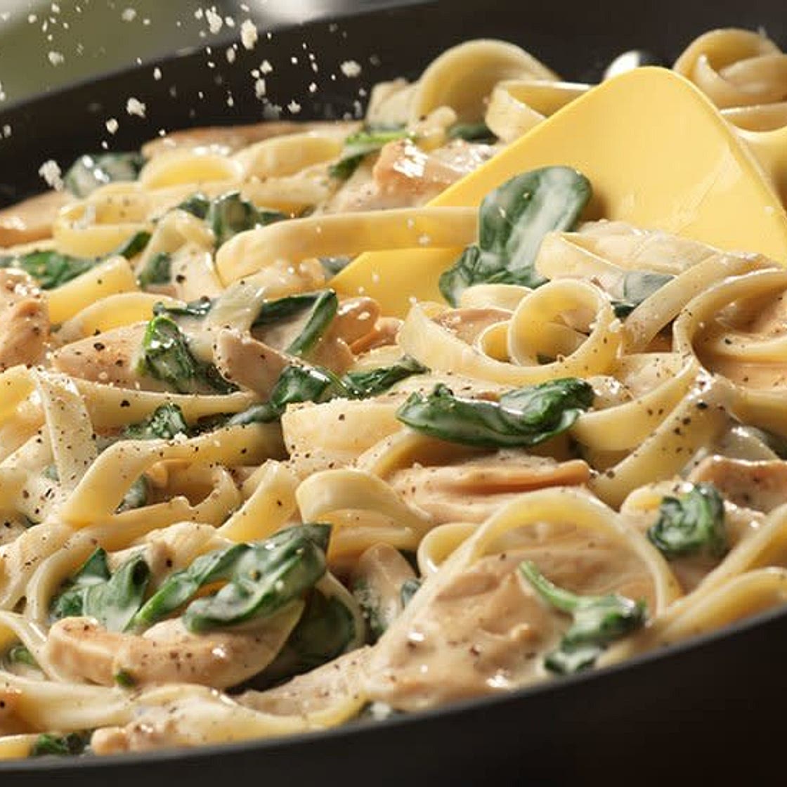 Simple Chicken Spinach Alfredo with Fettuccine