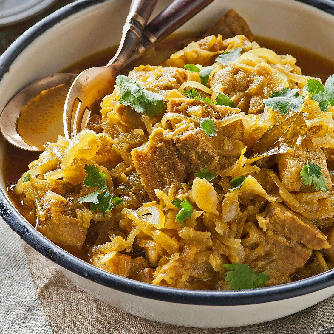 A Tasty Pork Skillet With Curry Powder and Apples