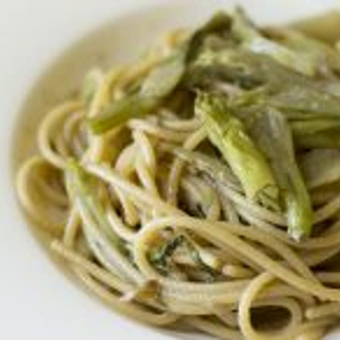 Spaghetti con Cicoria, Acciughe e Peperoncino