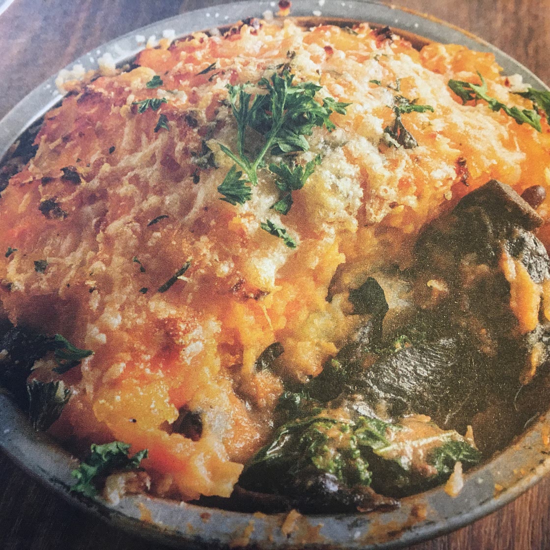CREAMY TOMATO, MUSHROOM, KALE & BLACK BEAN SHEPHERD'S PIE
