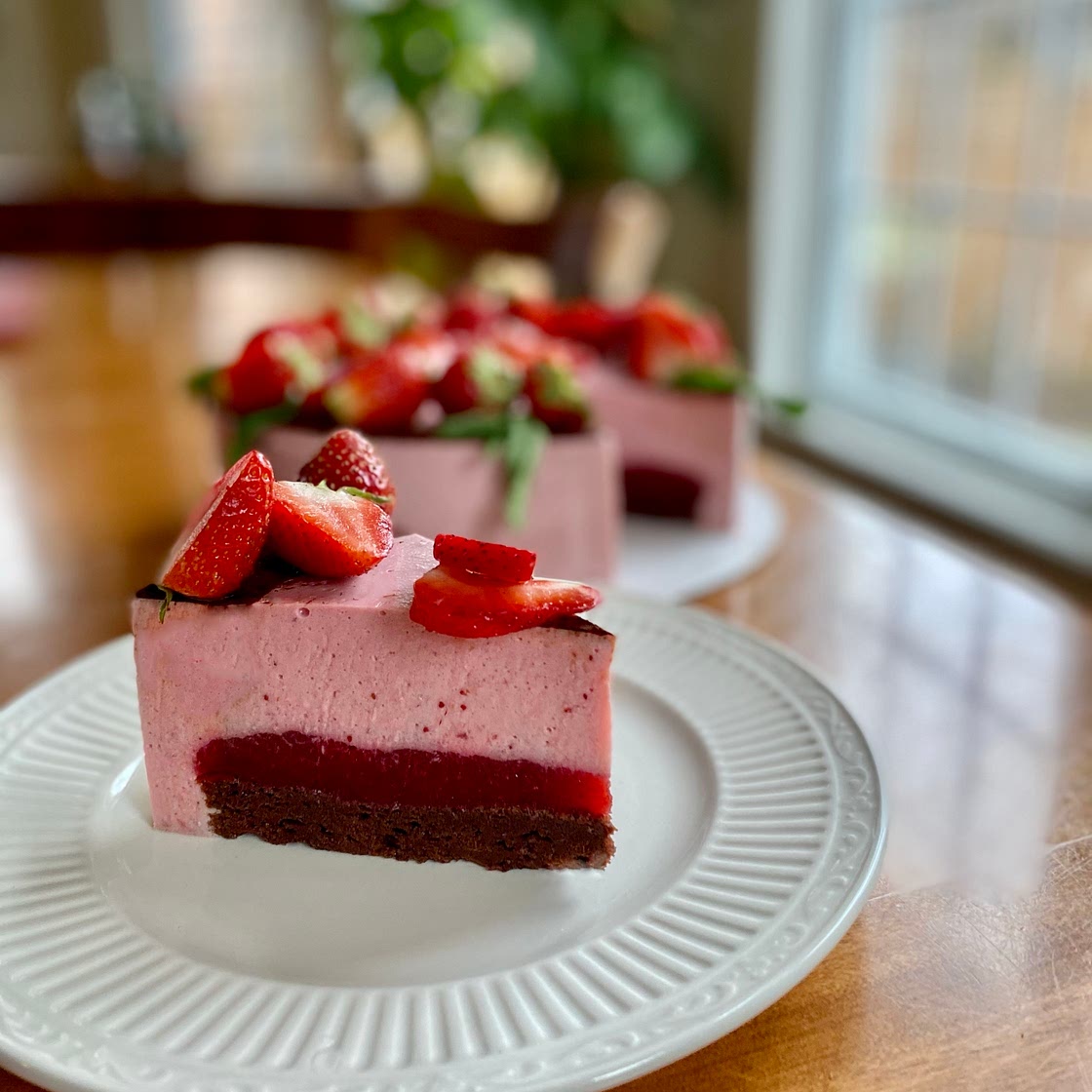 Strawberry & Chocolate mousse cake