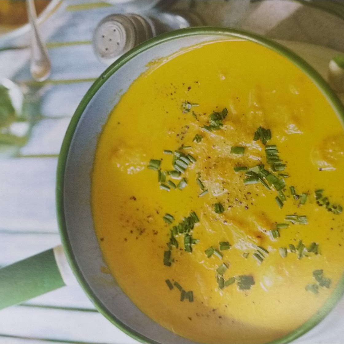 Curried carrot & butter bean soup