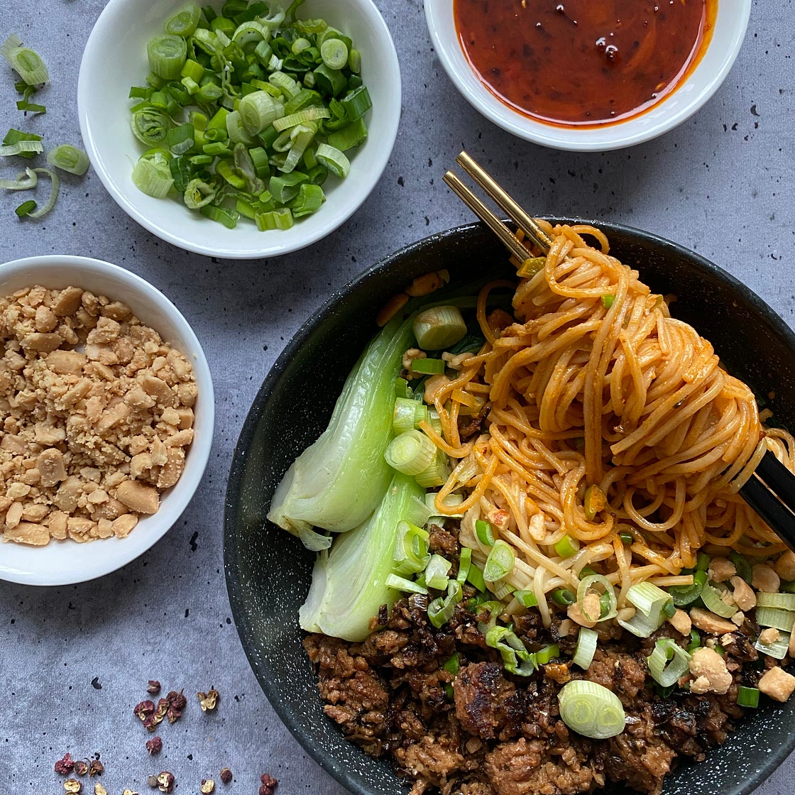 Dan dan noodles (担担面)