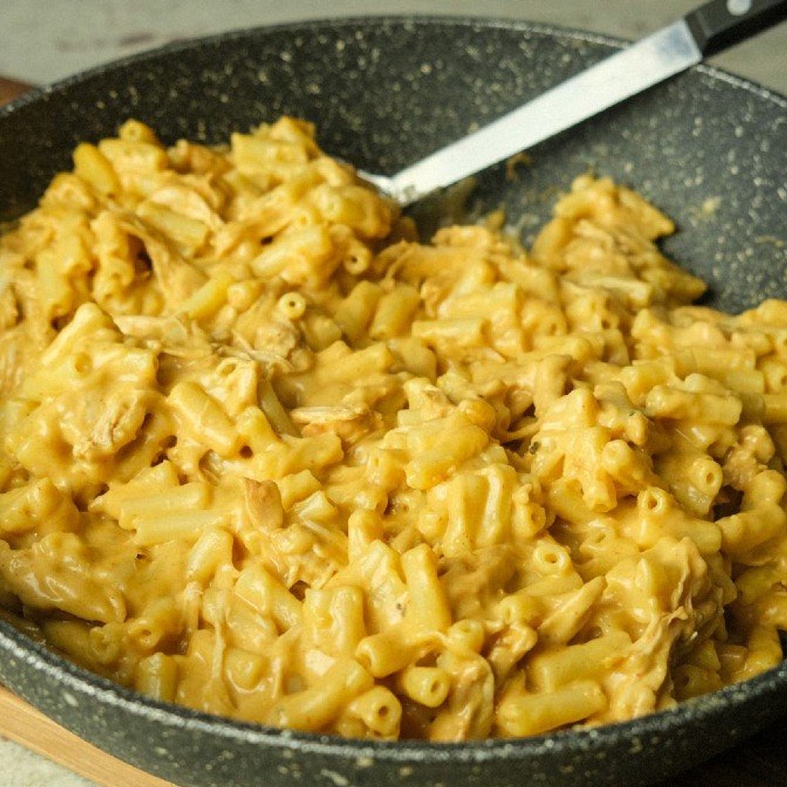 BBQ Pulled Chicken Mac N Cheese | MYPROTEIN™