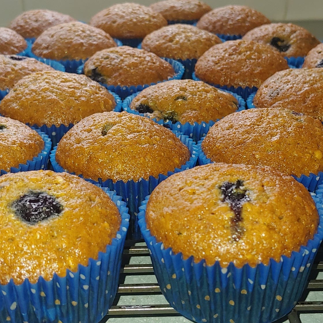 Quaker Instant Banana Cream Oatmeal and Blueberry Muffins