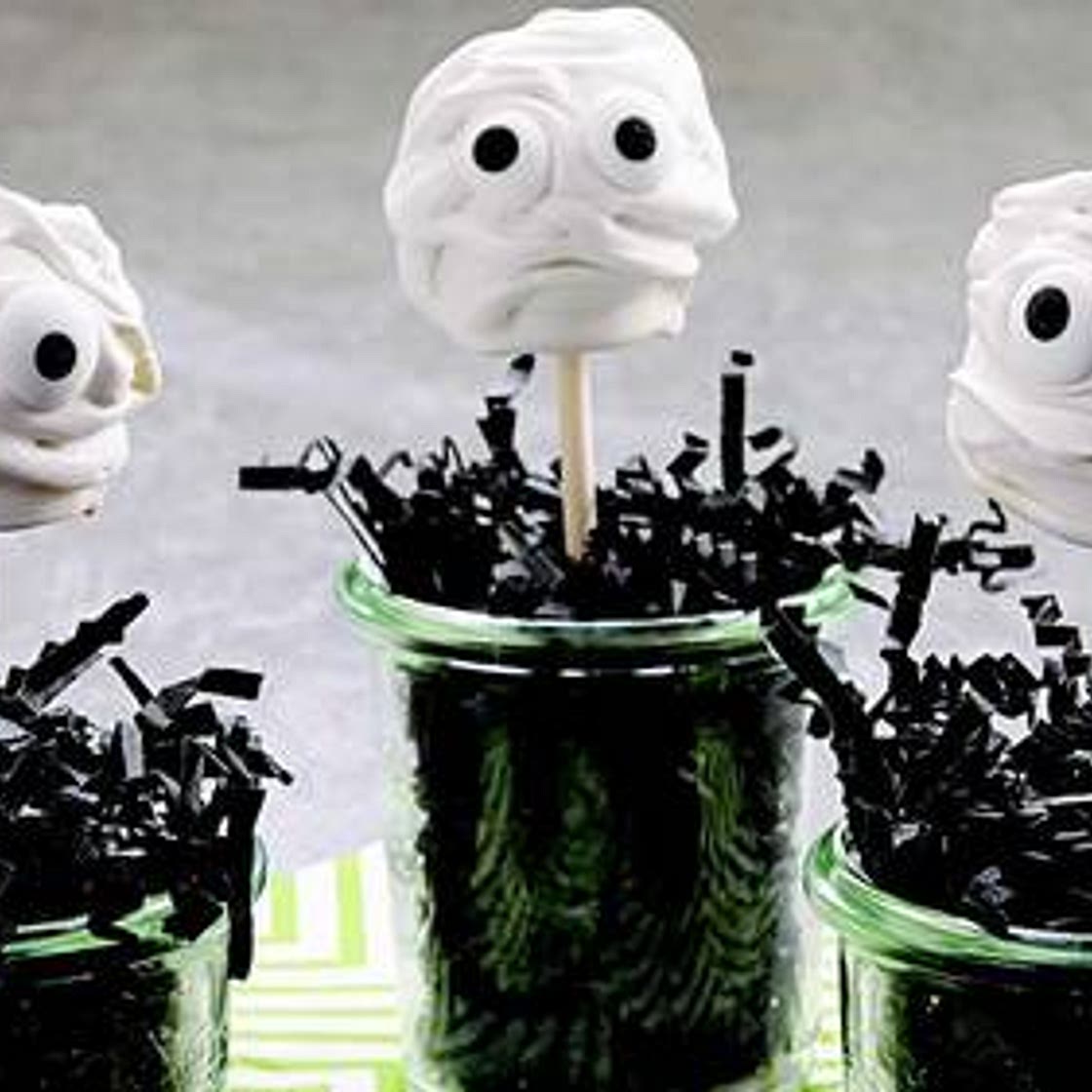 Halloween Mummy Brownie Pops