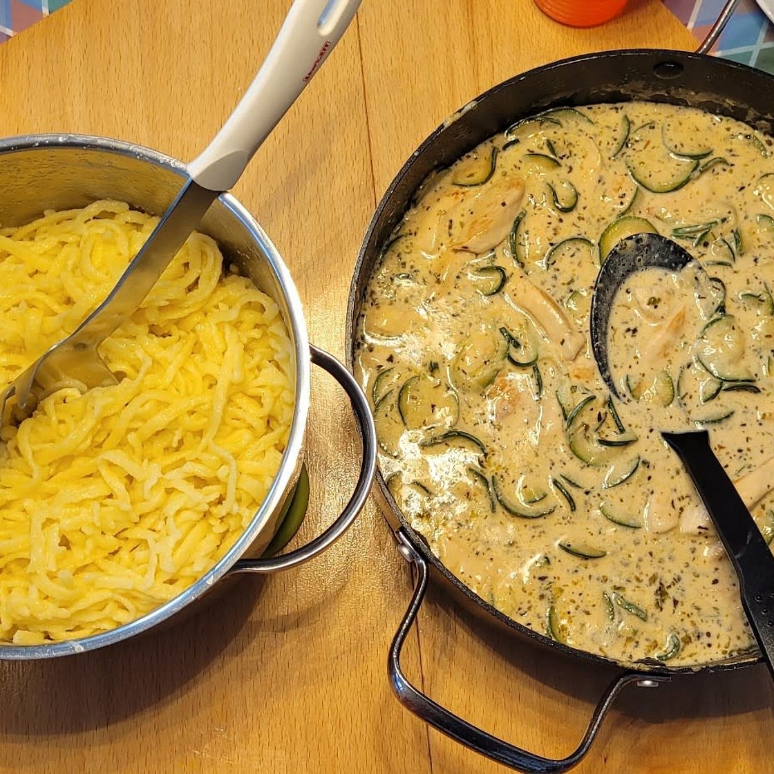 Zucchini Geschnetzeltes mit Kräutern der Provence