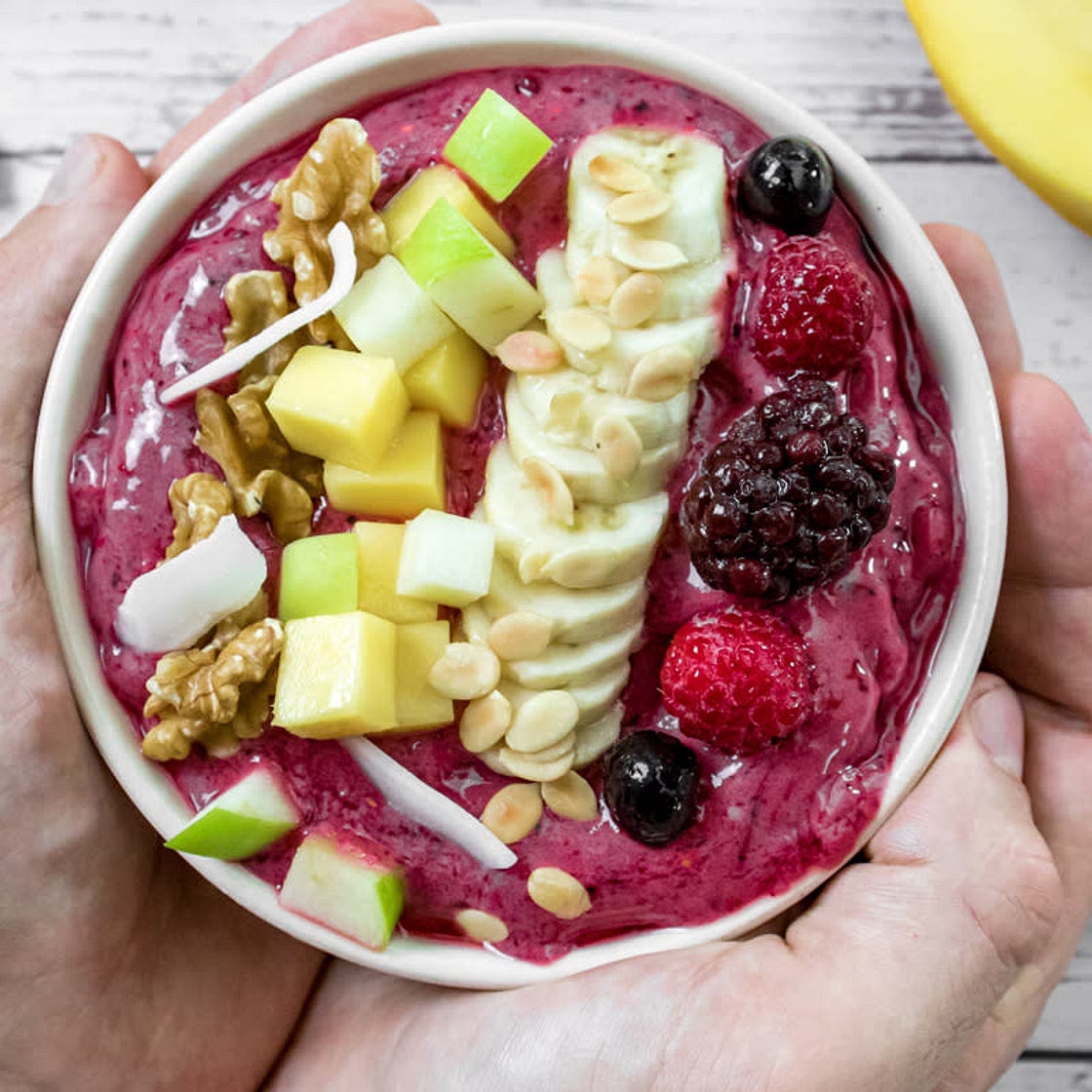 Mixed Berry & Sesame Milk Smoothie Bowl