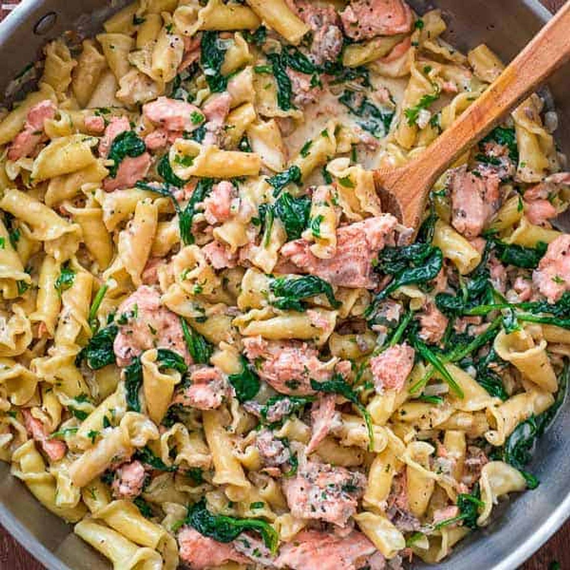 SALMON PASTA WITH SPINACH