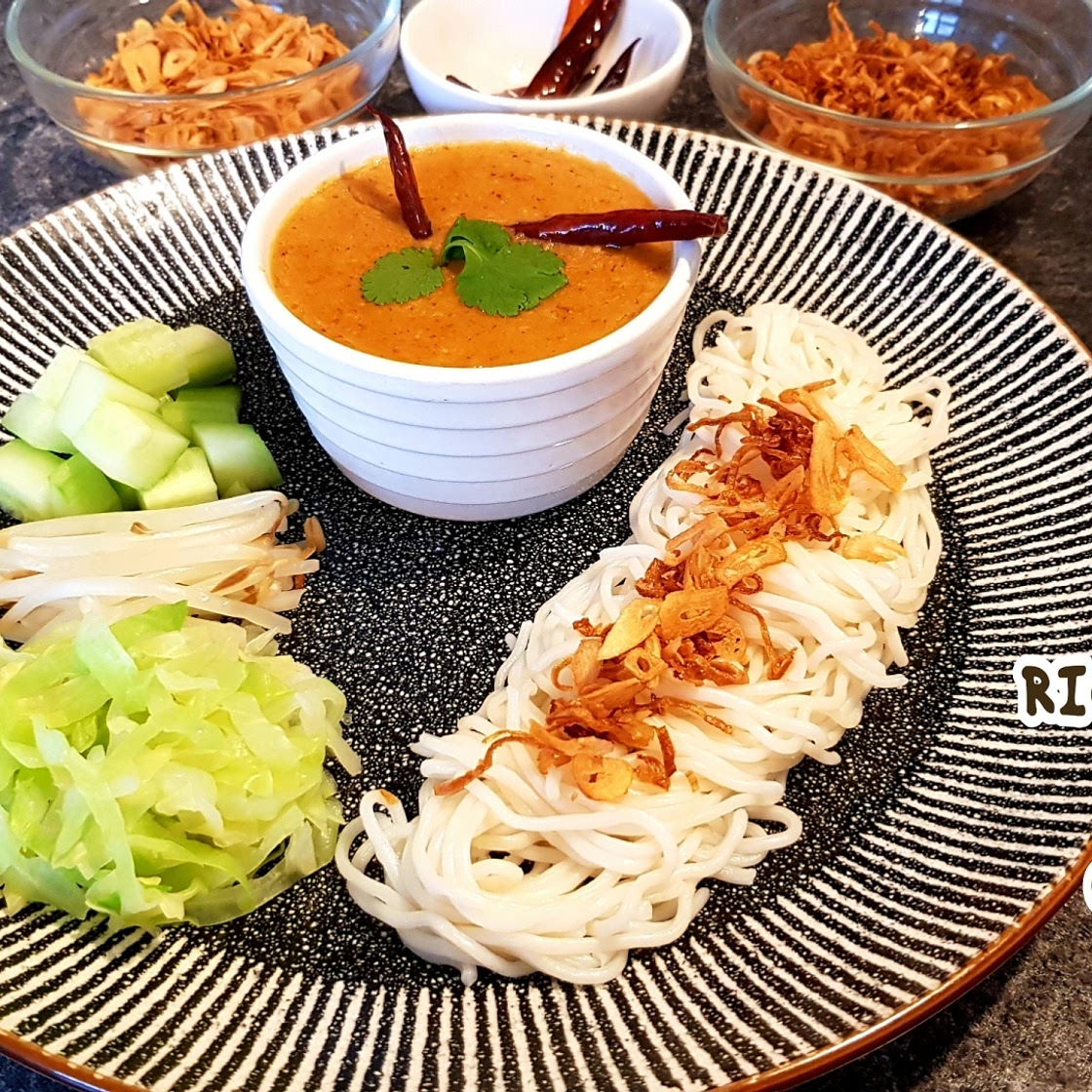 How easy to make THAI RICE VERMICELLI with PEANUT CURRY SAUCE, ขนมจีน น้ำพริก