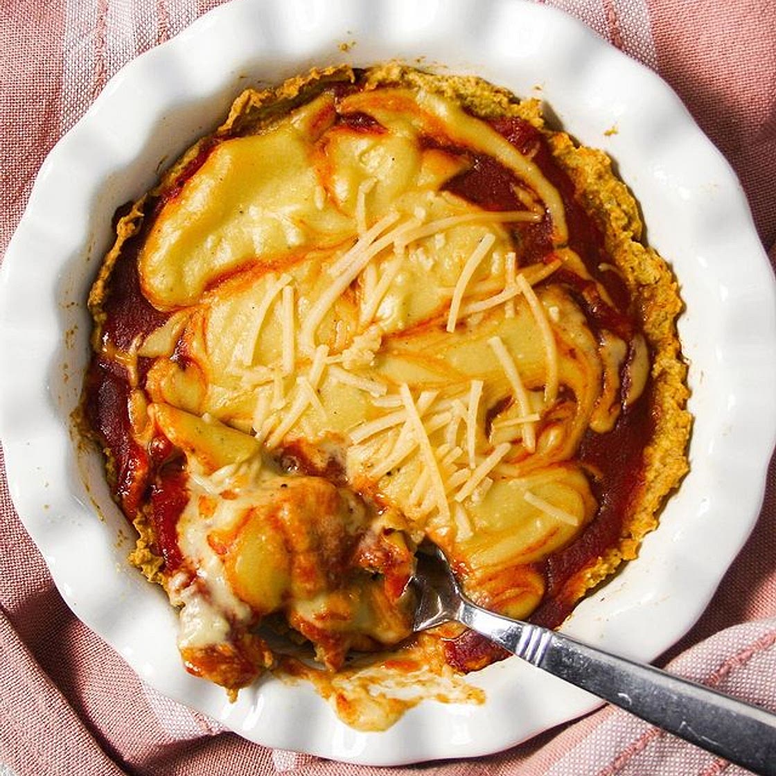 vegan deep dish pizza with oat crust!!