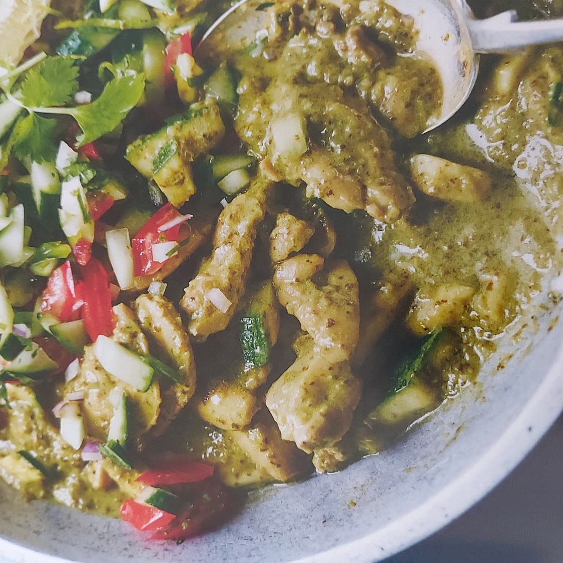 Green Chicken Masala Curry with Kachumber Salad