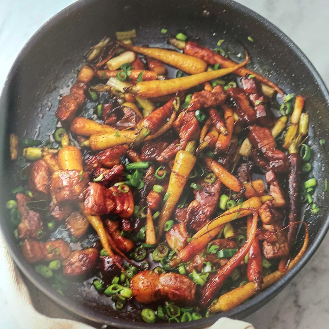 STICKY PORK STIR-FRY