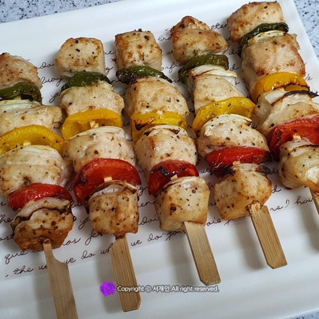 [다이어트요리] 에어프라이어에 맛있게 구운 "닭가슴살꼬치"♪