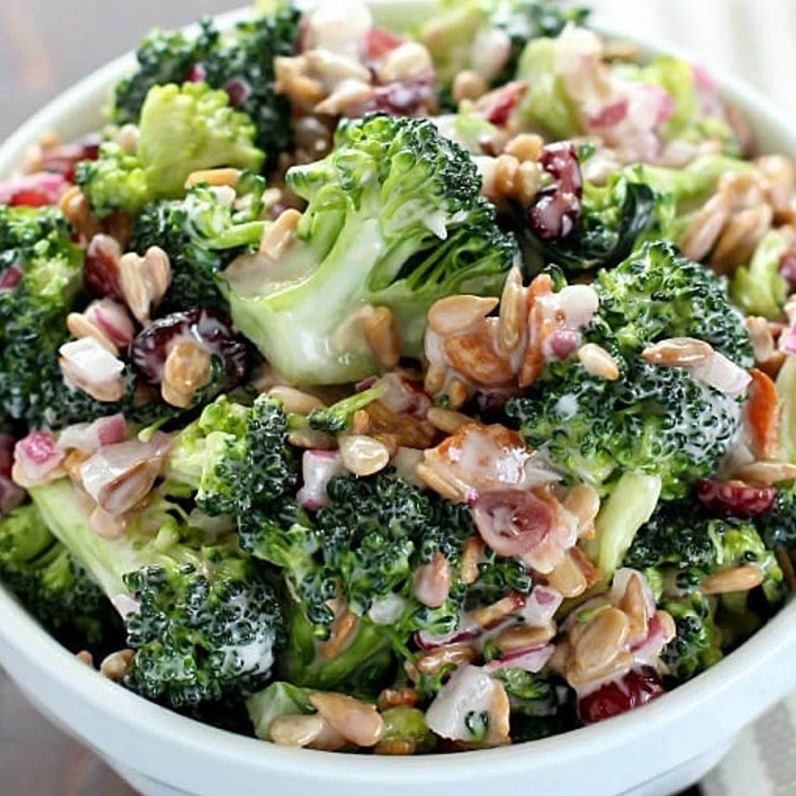 Salade de brocoli crémeuse