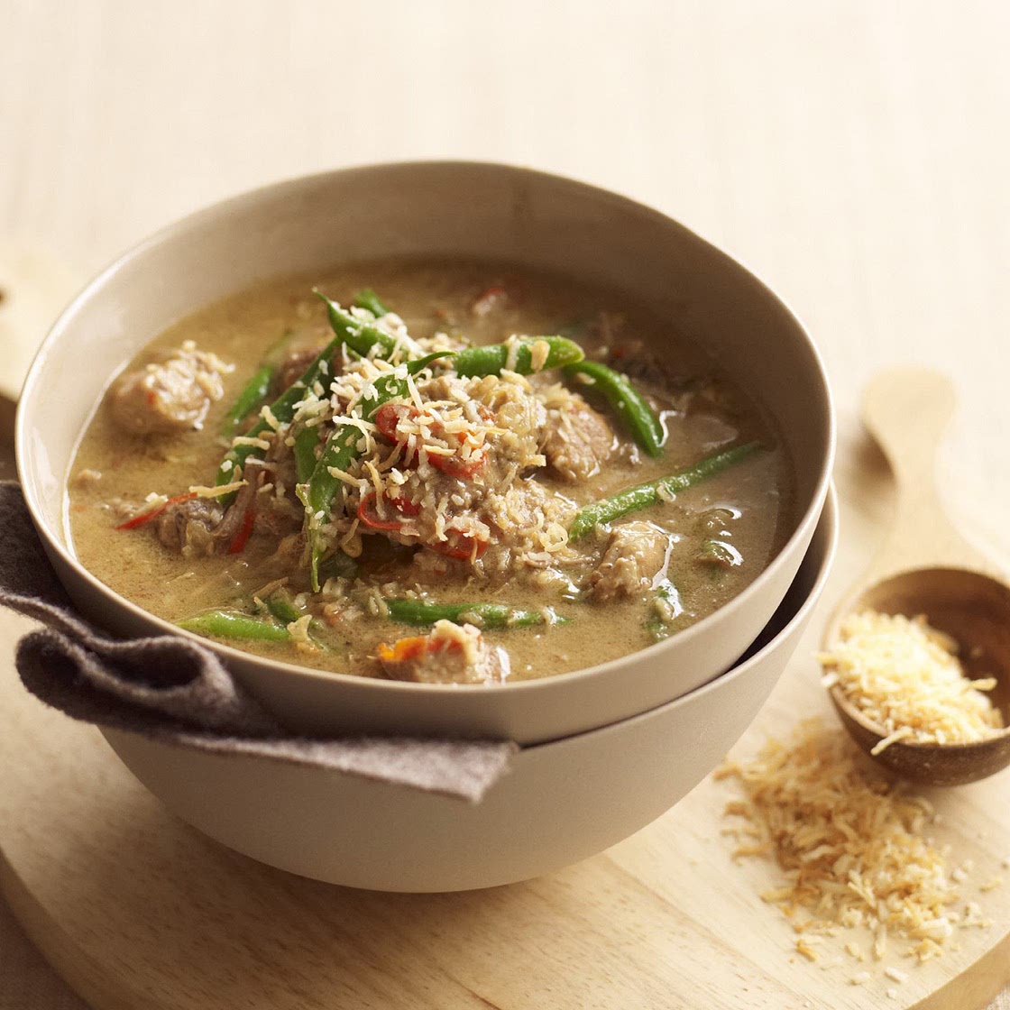 Tamarind and coconut pork curry