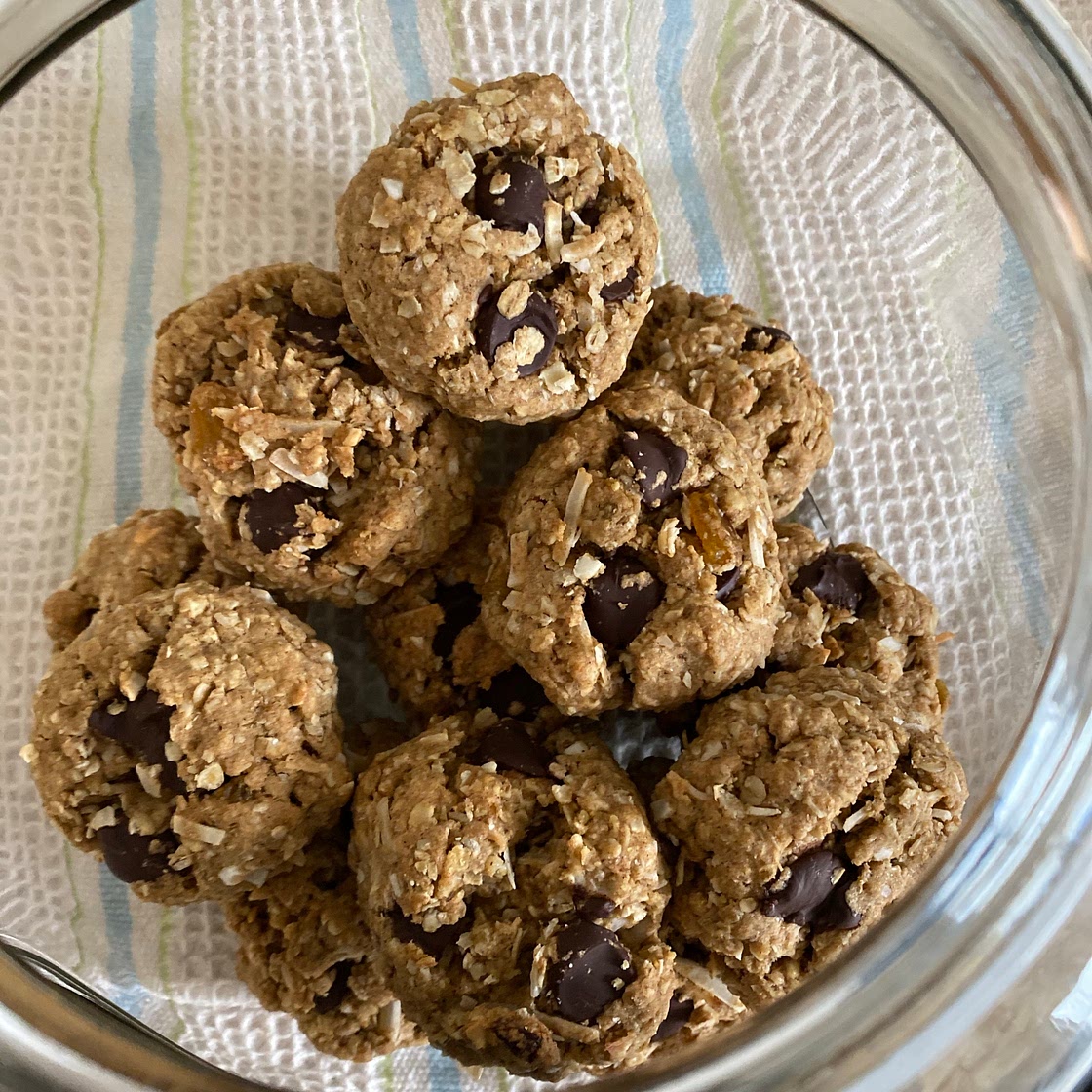 Best Ever Oatmeal Cookies (vegan optional)