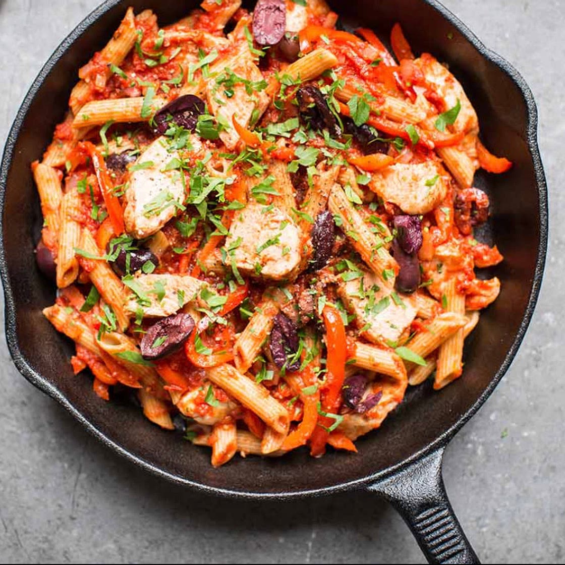 Mediterranean chicken & tomato pasta