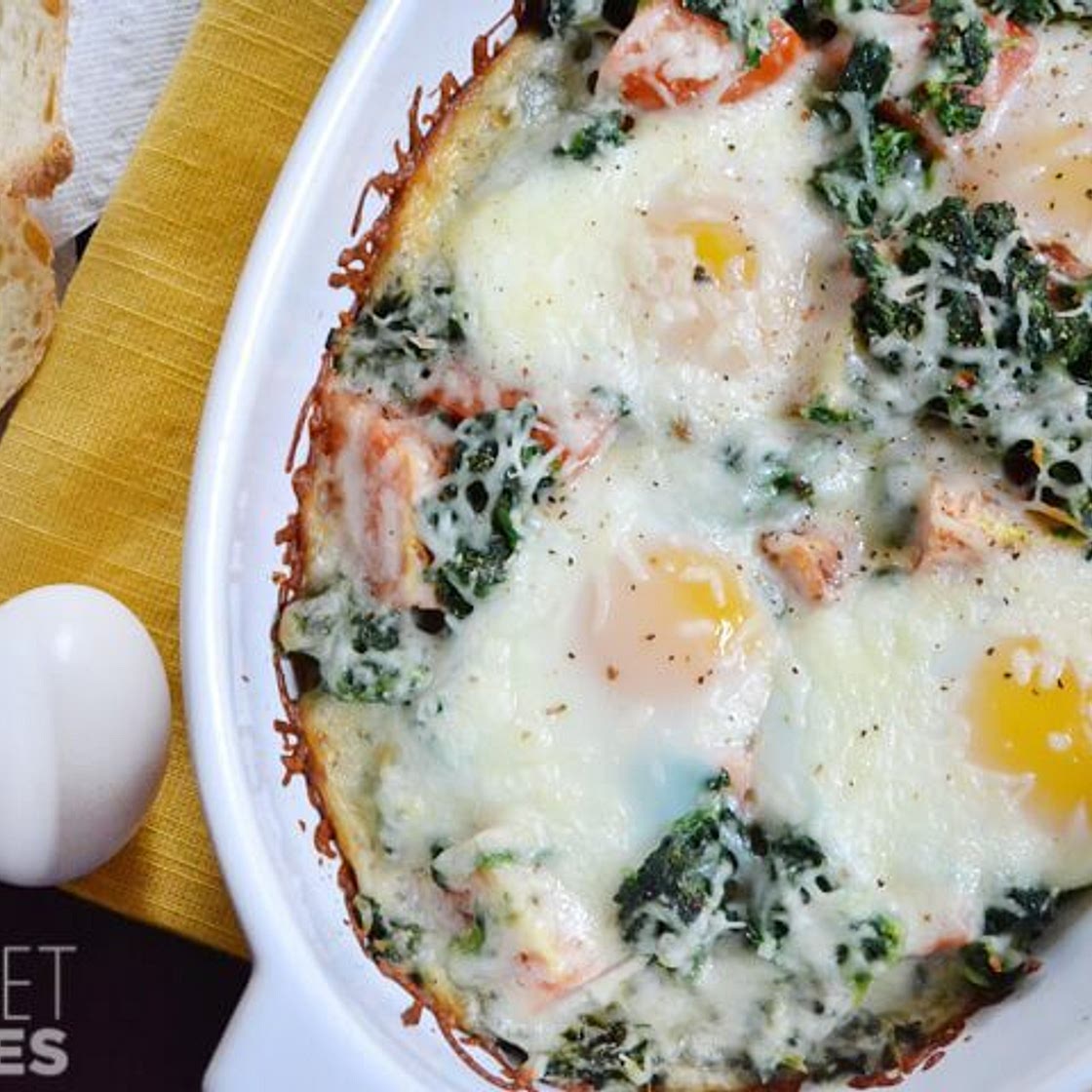 Baked Eggs with Spinach and Tomatoes