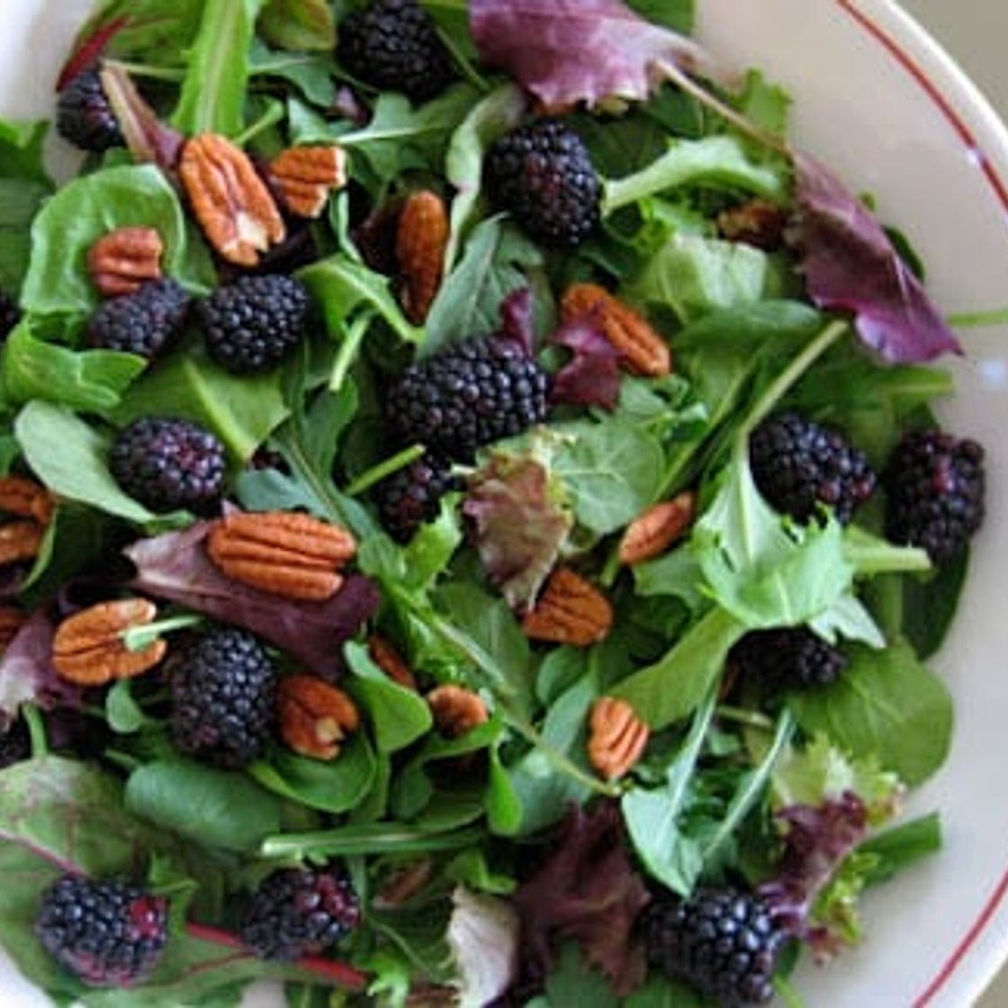 Mixed Baby Greens with Blackberries, Pecans and Champagne Vinaigrette