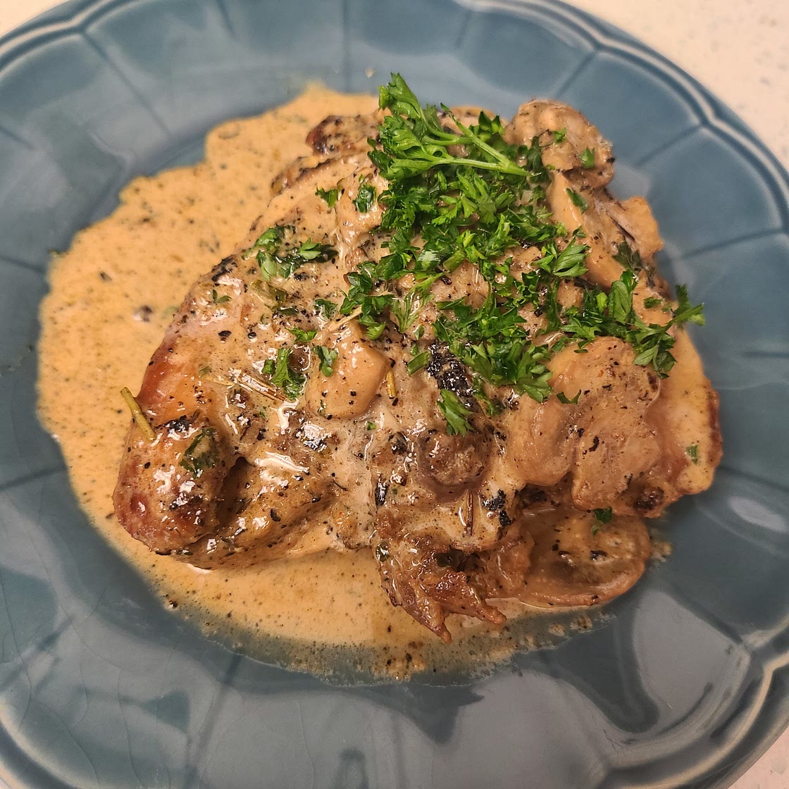 Creamy Garlic Mushroom Chicken Thighs