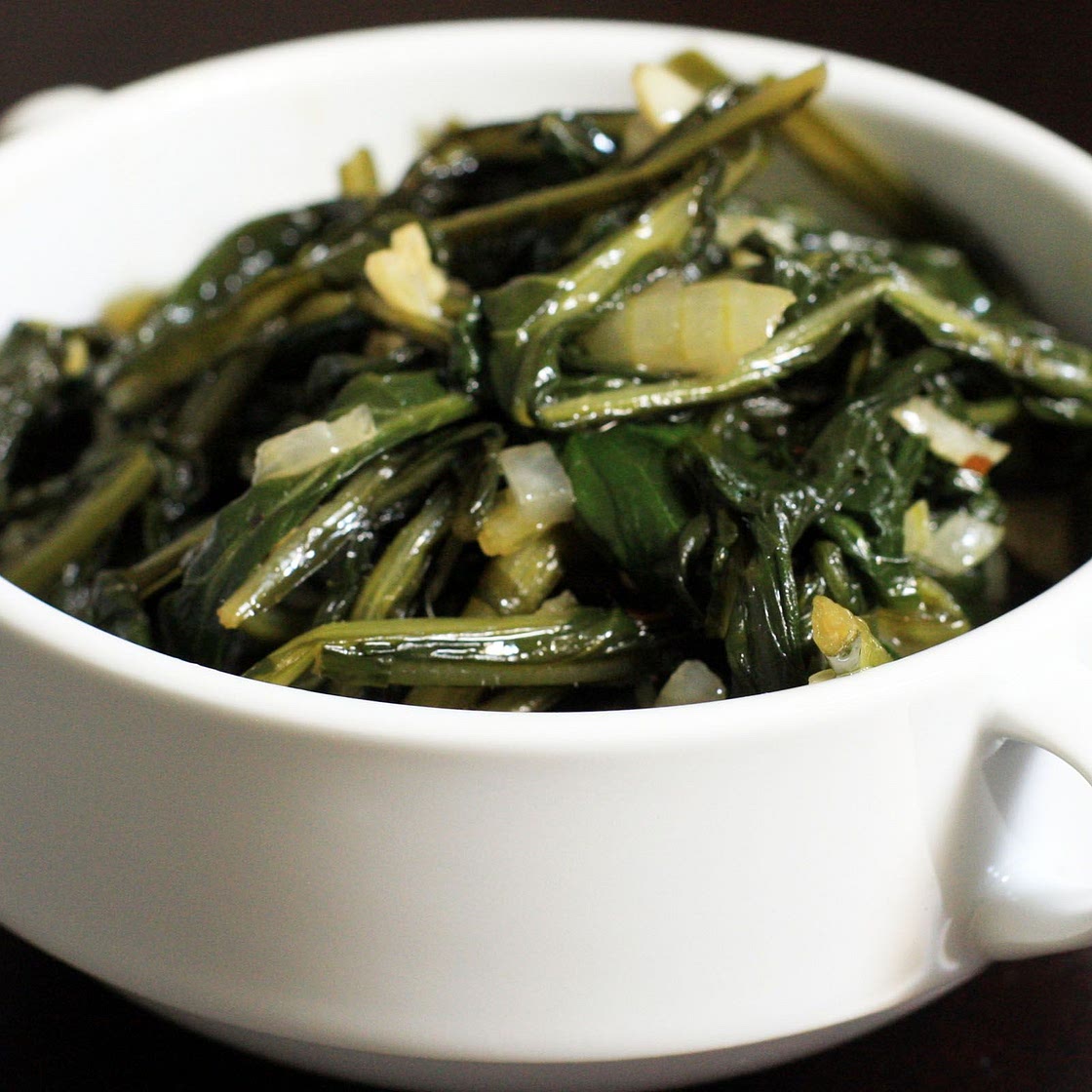 Fresh Dandelion Greens With Garlic