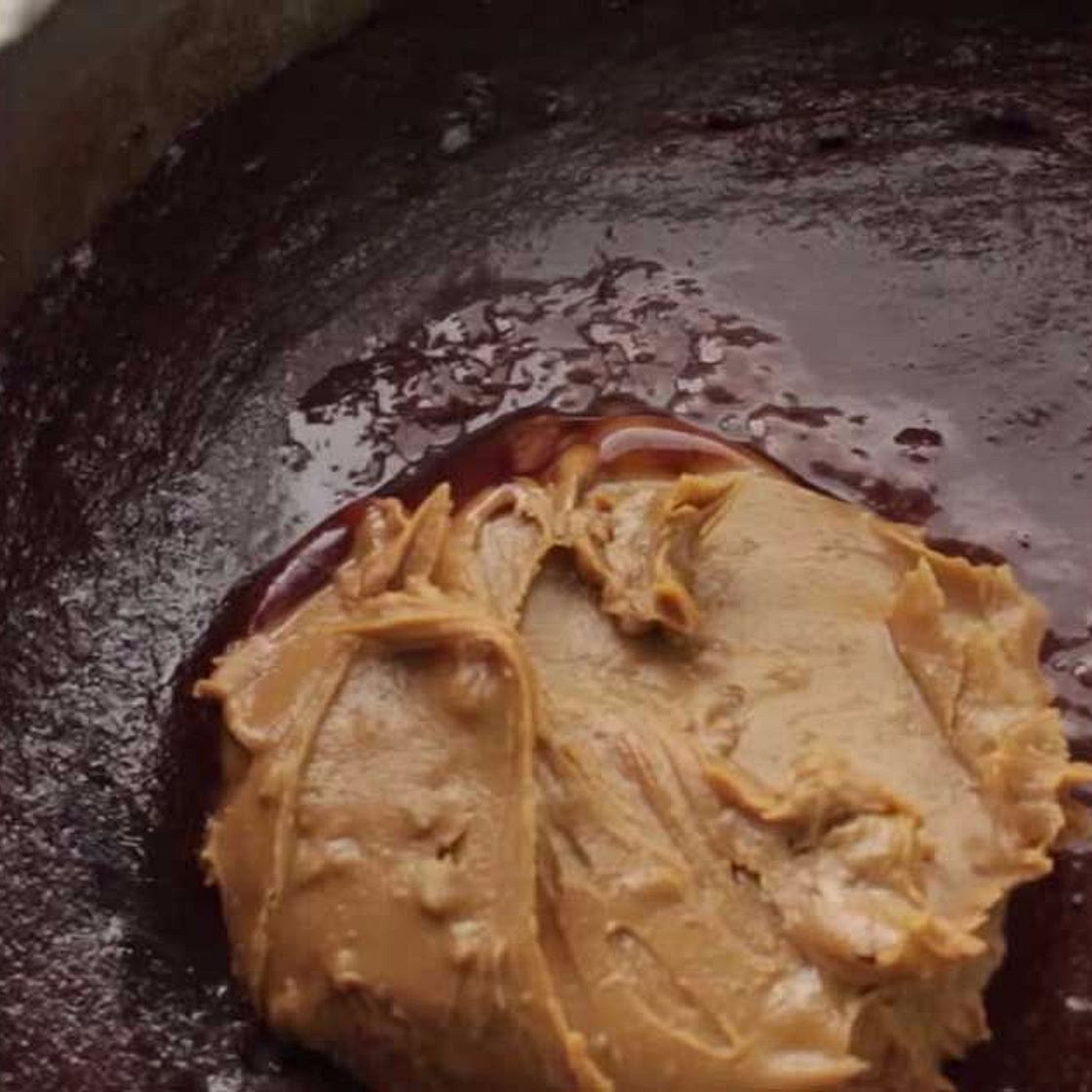 No-bake chocolate, peanut butter and oatmeal cookies