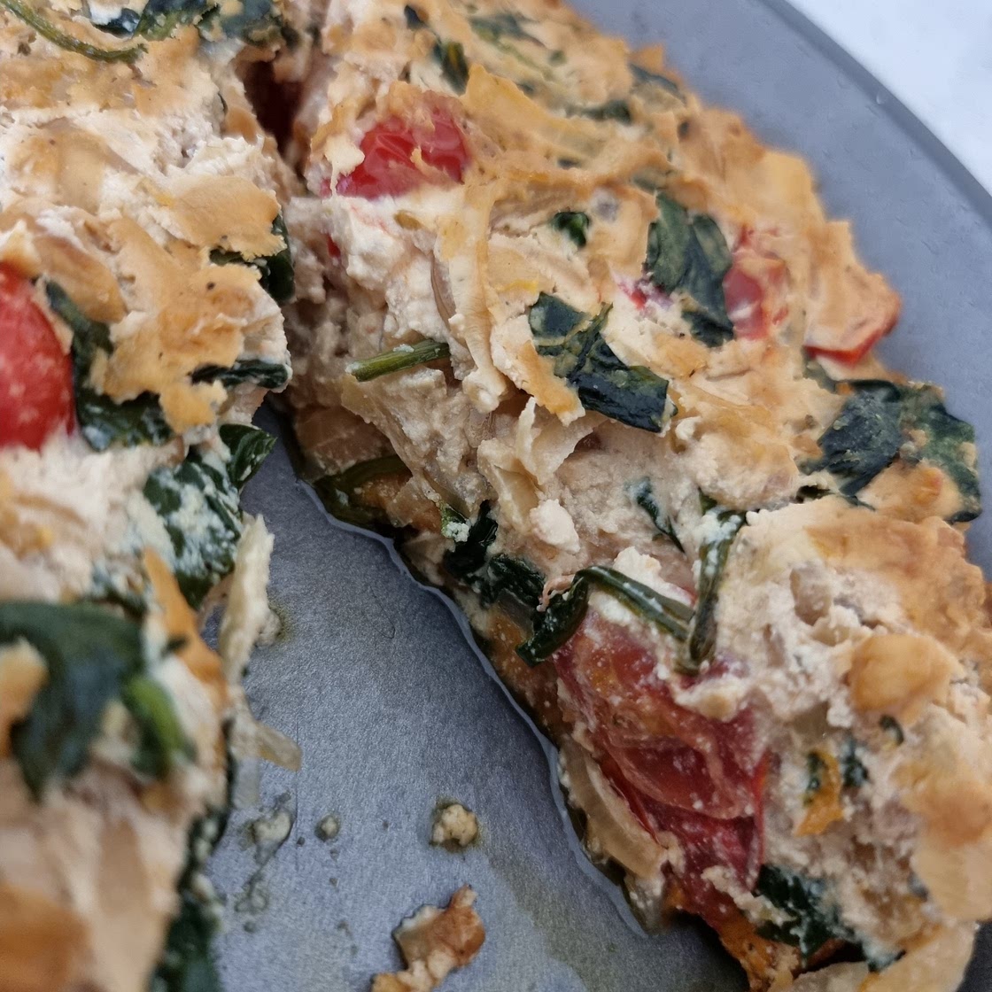 Easy vegan veggie quiche with sweet potato crust