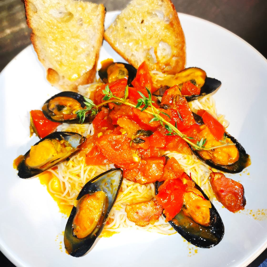 Mussels with Chourico and saffron