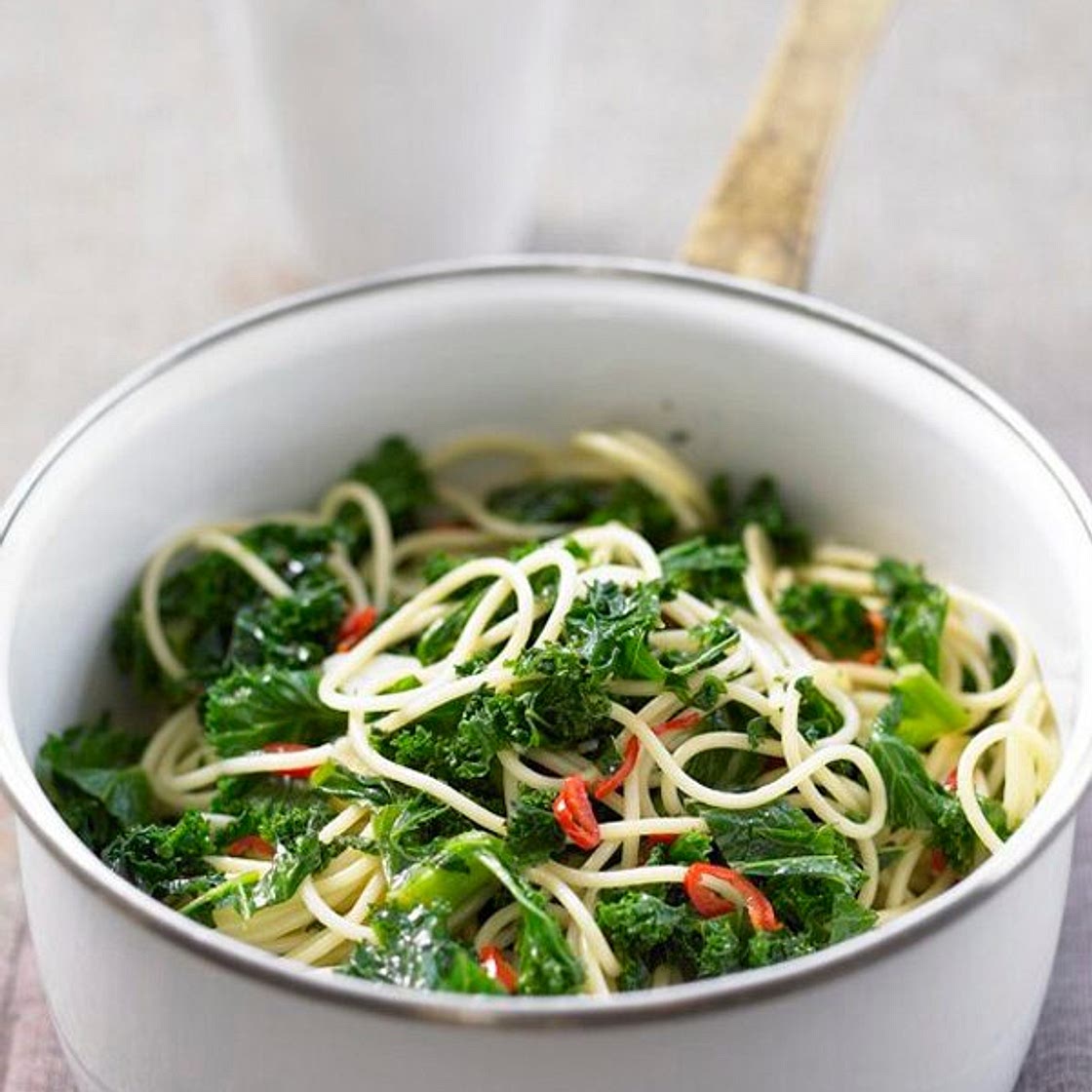 Pasta with kale, garlic and chilli