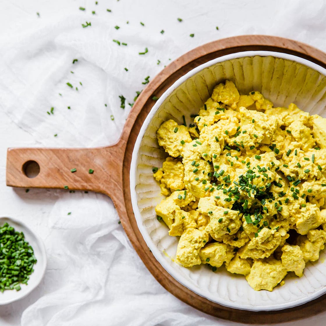 Keto vegan tofu scramble