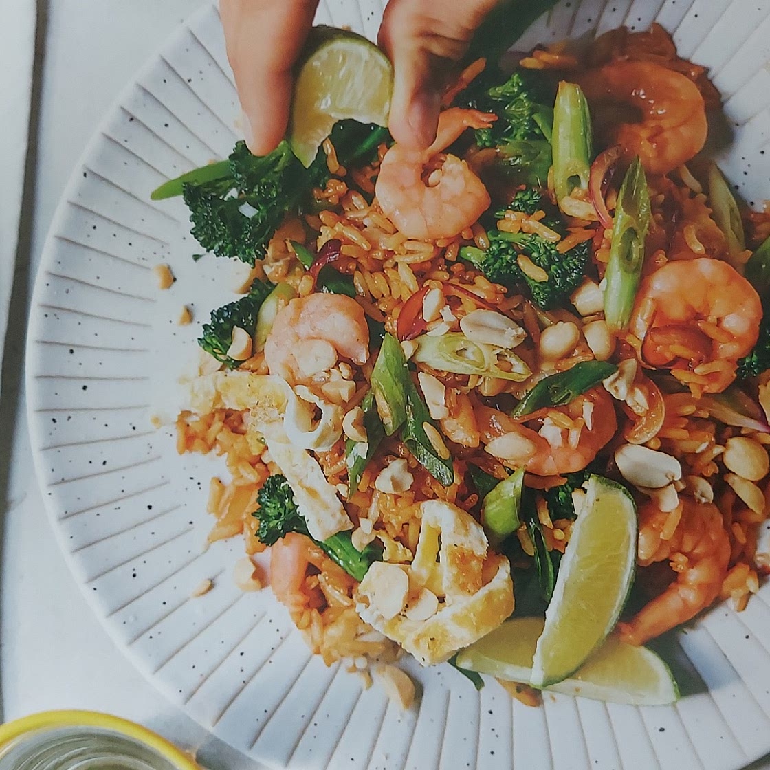 SPEEDY PRAWN + BROCCOLI FRIED RICE WITH EGG CREPE NOODLES