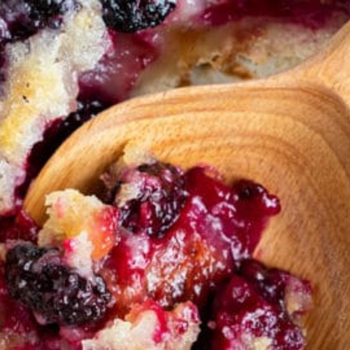 The Pioneer Women's Blackberry Cobbler