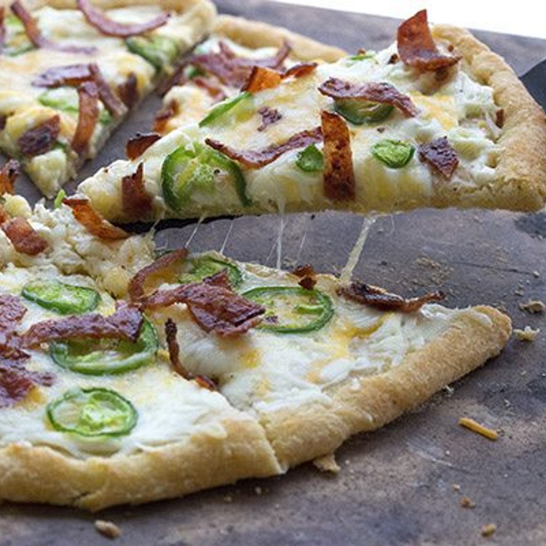 Keto Jalapeño Popper Pizza