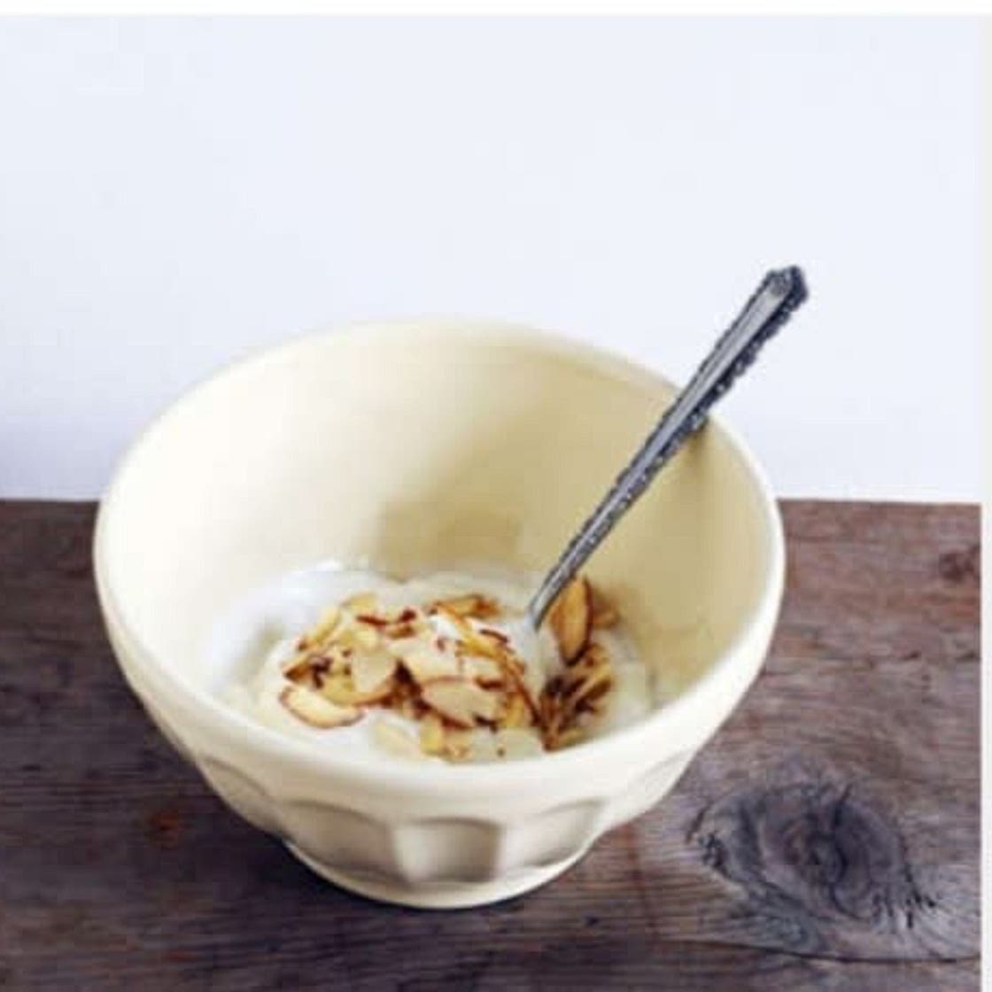 English muffin w/yogurt